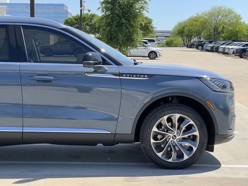 New 2025 Lincoln Aviator Reserve image 12