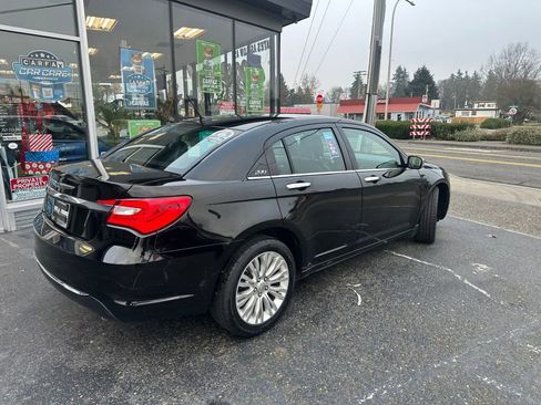 Used 2011 Chrysler 200 Limited image 5