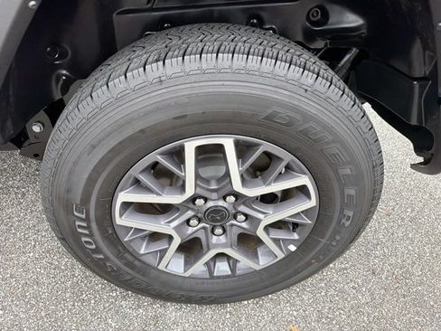 Used 2026 Jeep Wrangler Unlimited Sahara AWD/4WD image 30