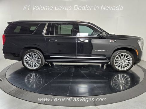 Used 2026 GMC Yukon XL Denali w/ Denali Reserve Package AWD/4WD image 7