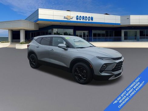 Used 2023 Chevrolet Blazer LT w/ Convenience Package FWD image 8