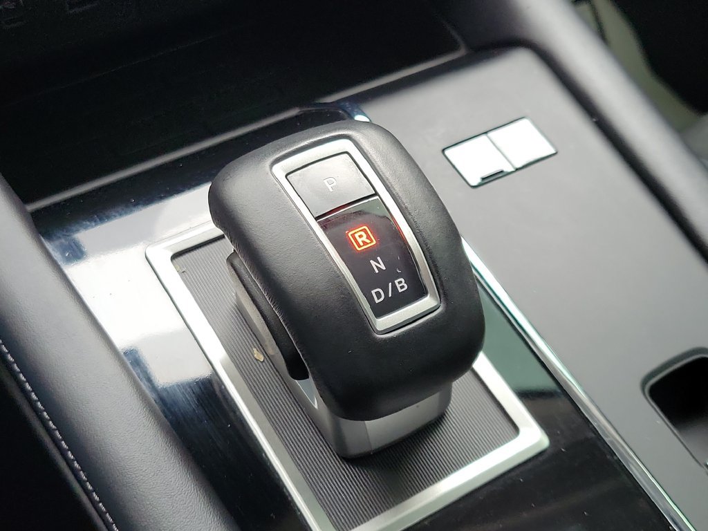 Used 2024 Mitsubishi Outlander 4WD Plug-In Hybrid image 25