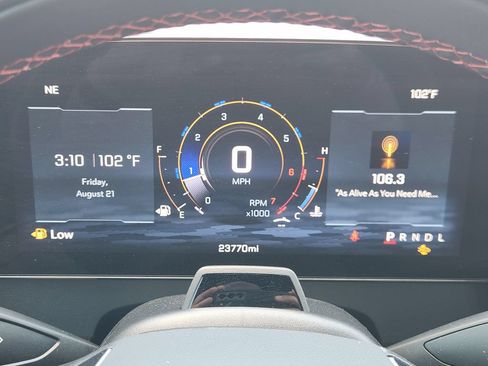 Used 2024 Chevrolet Traverse RS FWD image 15