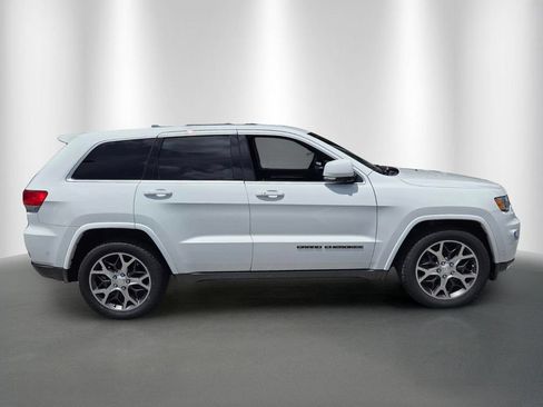 Used 2018 Jeep Grand Cherokee Limited RWD image 2