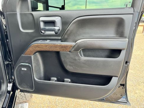 Used 2019 GMC Sierra 2500 Denali w/ Duramax Plus Package AWD/4WD image 13