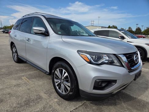 Used 2018 Nissan Pathfinder SL w/ Cargo Package AWD/4WD image 6