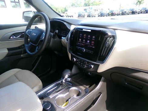 Used 2022 Chevrolet Traverse LS AWD/4WD image 31