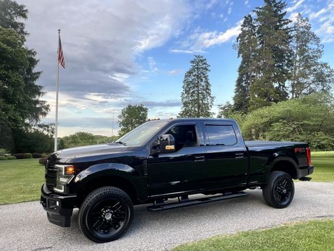 Used 2019 Ford F350 Lariat AWD/4WD image 5