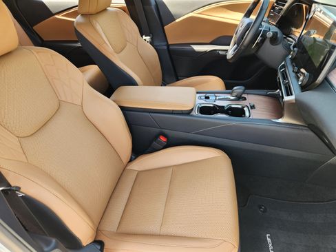 Used 2025 Lexus RX 350 Premium w/ Accessory Package (Z1) FWD image 9