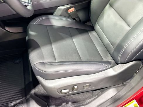 Used 2026 Chevrolet Traverse LT w/ Driver Confidence Package image 19