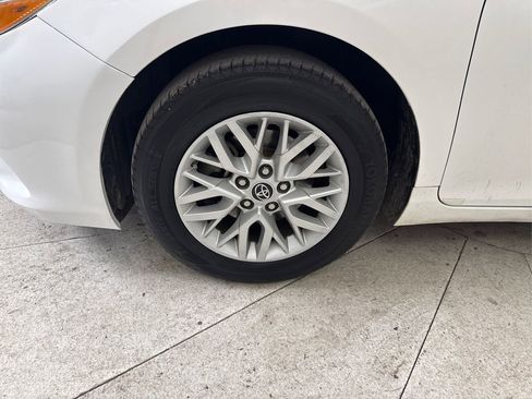 Used 2016 Toyota Camry LE image 12