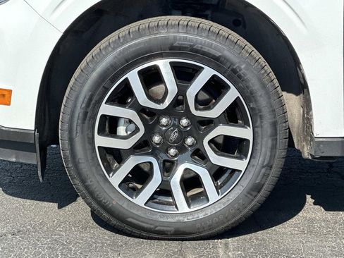 Used 2023 Ford Maverick Lariat w/ Lariat Luxury Package AWD/4WD image 9