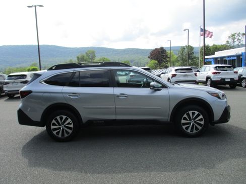 Used 2020 Subaru Outback Premium AWD/4WD image 4