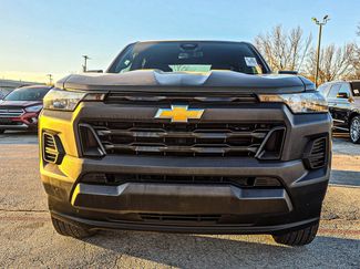 Used 2024 Chevrolet Colorado W/T video 2