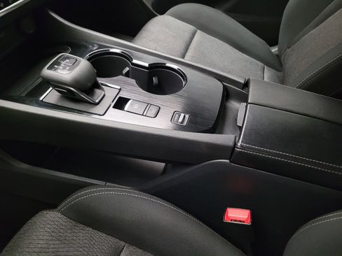 Used 2024 Nissan Rogue SV FWD image 26