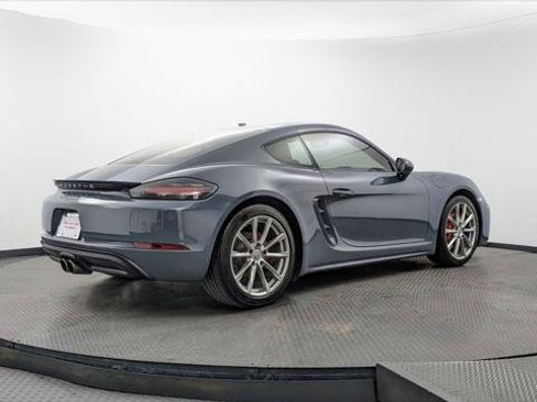 Used 2017 Porsche 718 Cayman S RWD image 7