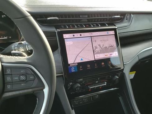 New 2025 Jeep Grand Cherokee Limited image 11