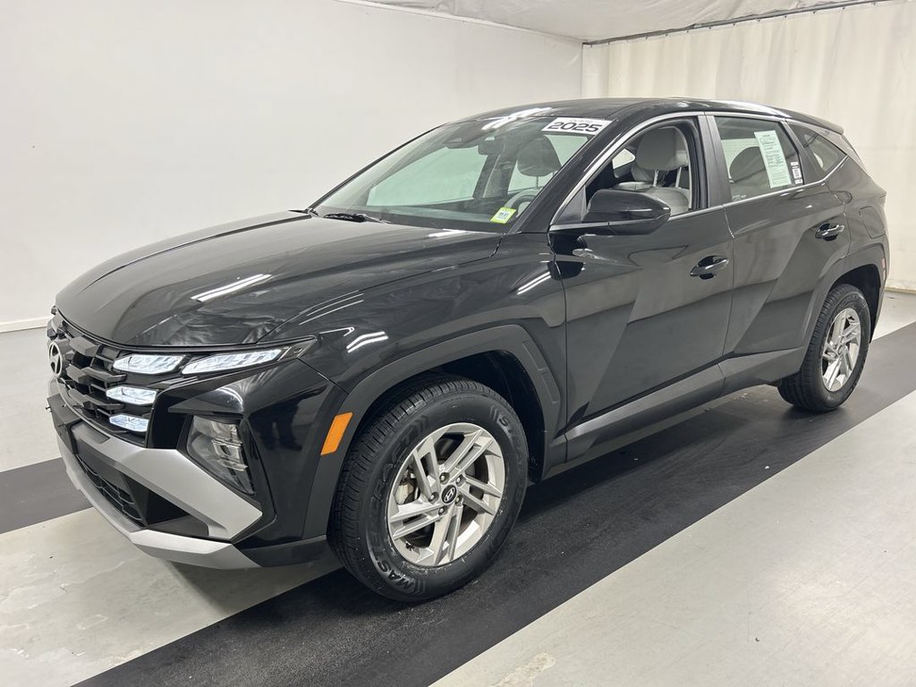 Used 2025 Hyundai Tucson SE AWD/4WD image 5