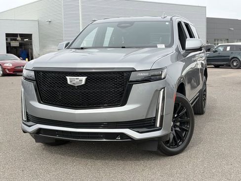 Used 2023 Cadillac Escalade Sport Platinum w/ LPO, ONYX Package AWD/4WD image 3