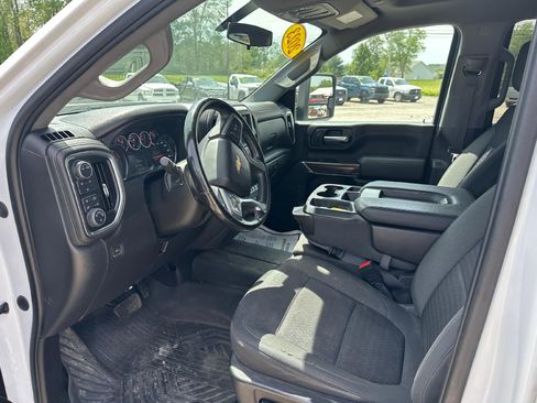 Used 2023 Chevrolet Silverado 2500 LT w/ Convenience Package AWD/4WD image 9