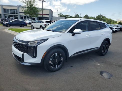 New 2026 Kia Sportage LX w/ LX Convenience Package image 2