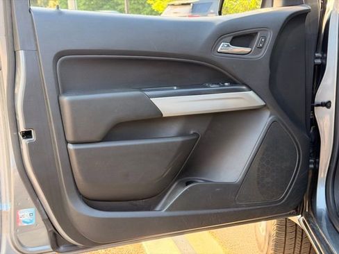 Used 2022 Chevrolet Colorado LT w/ Fleet Safety Package RWD image 17