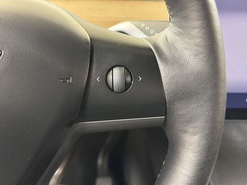 Used 2023 Tesla Model Y Long Range image 34