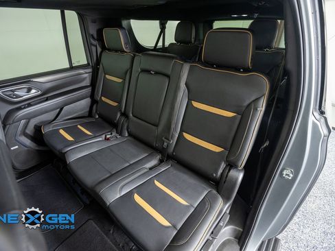 Used 2024 GMC Yukon XL AT4 w/ AT4 Premium Plus Package AWD/4WD image 33