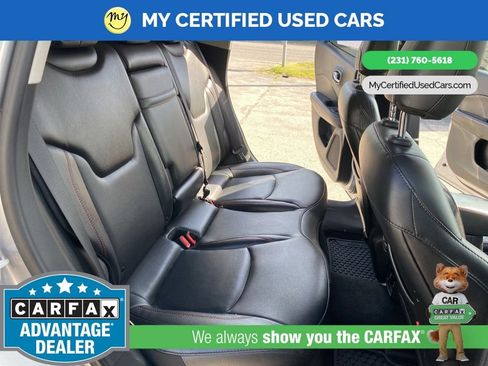 Used 2019 Jeep Compass Trailhawk w/ Leather Interior Group AWD/4WD image 18