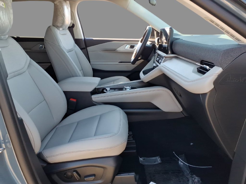 New 2026 Ford Explorer Active w/ Active Comfort Package AWD/4WD image 12