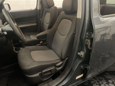 Used 2011 Chevrolet HHR LS image 10