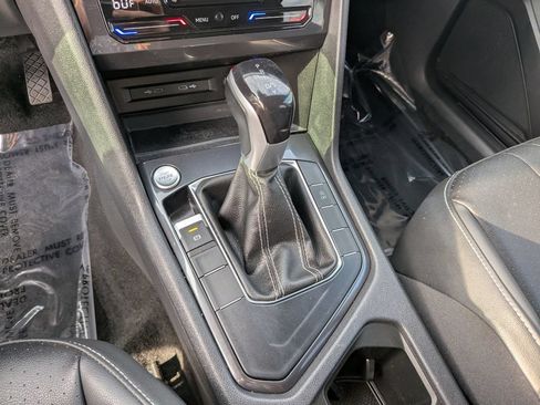 Used 2023 Volkswagen Tiguan SE FWD image 23
