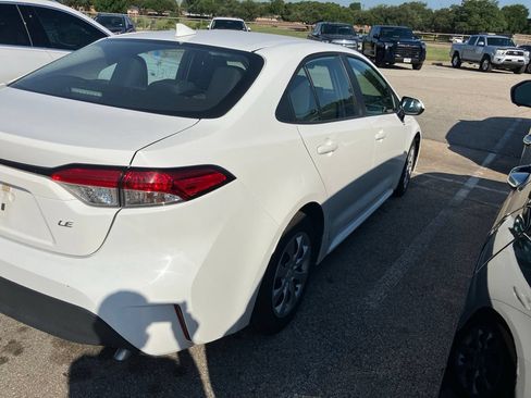 Used 2024 Toyota Corolla LE FWD image 3