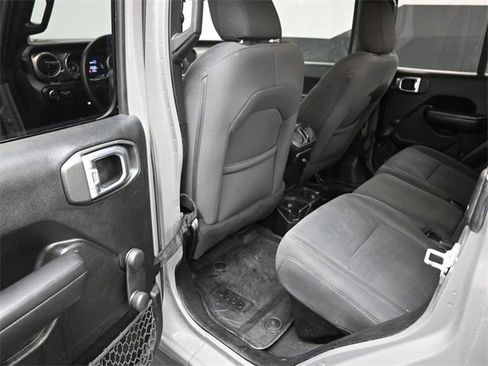 Used 2021 Jeep Gladiator Sport image 16