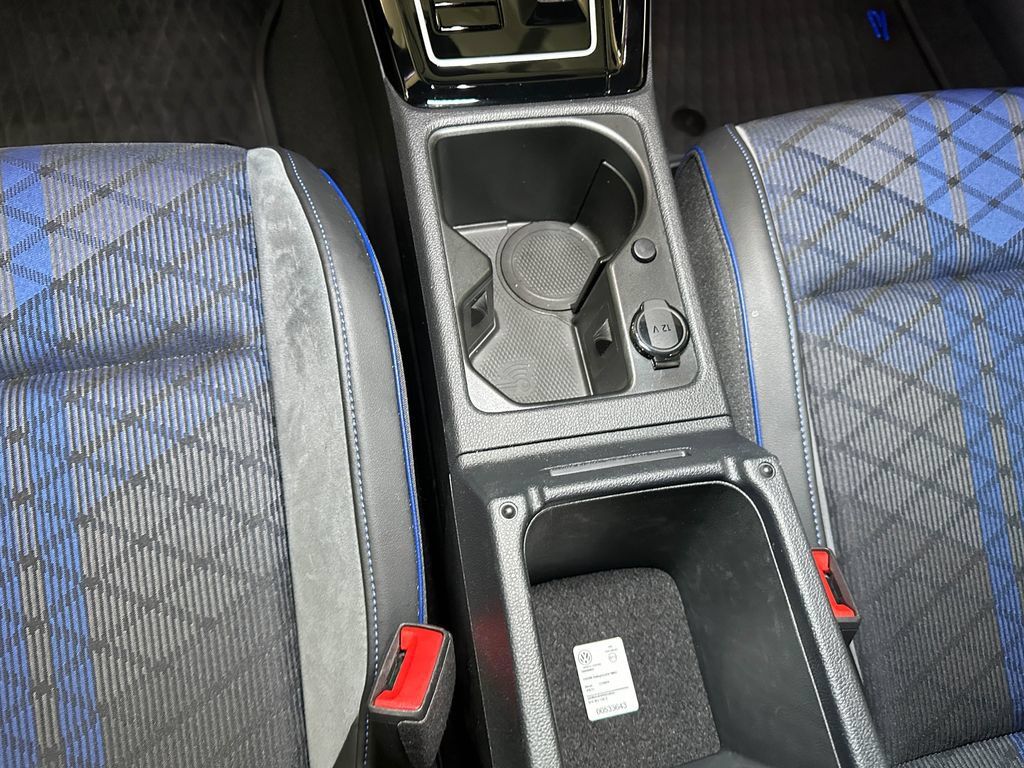 Used 2025 Volkswagen Golf R Black Edition AWD/4WD image 31