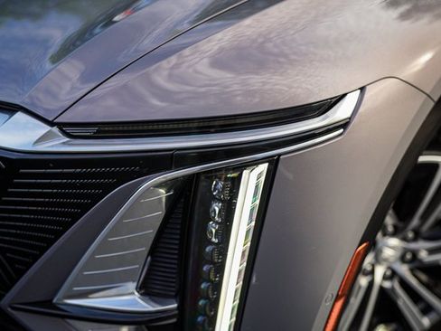 Used 2025 Cadillac Lyriq Luxury image 3