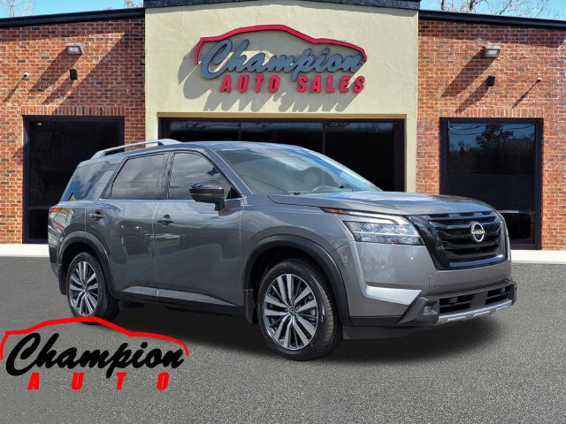Used 2022 Nissan Pathfinder SL w/ SL Premium Package FWD image 1