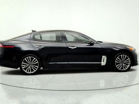 Used 2018 Kia Stinger Premium AWD/4WD image 4