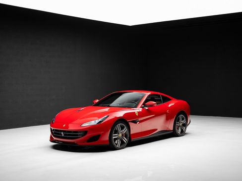 Used 2019 Ferrari Portofino RWD image 4