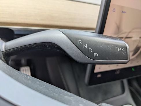 Used 2022 Tesla Model Y Performance AWD/4WD image 28