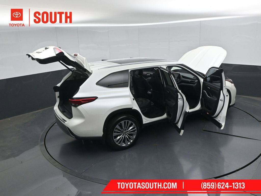 Used 2021 Toyota Highlander Platinum AWD/4WD image 56
