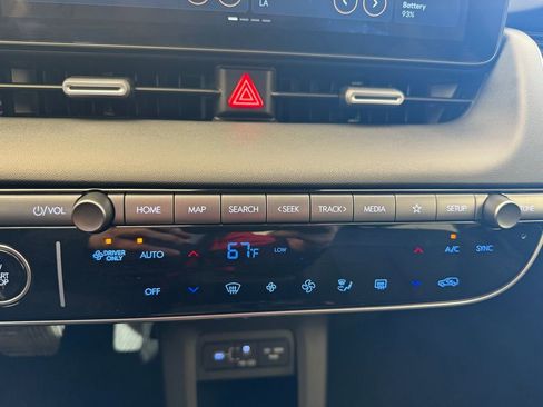 Used 2025 Hyundai Ioniq 5 SEL image 34