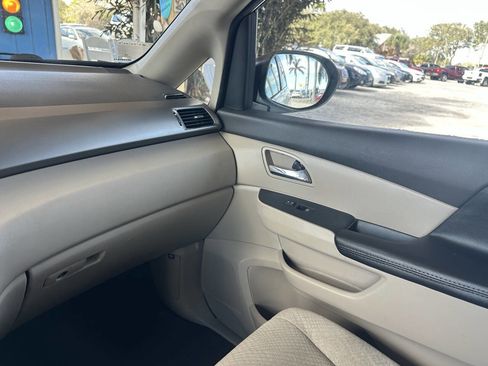 Used 2016 Honda Odyssey LX image 17