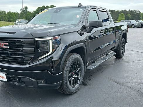 Used 2023 GMC Sierra 1500 Elevation w/ Preferred Package AWD/4WD image 3