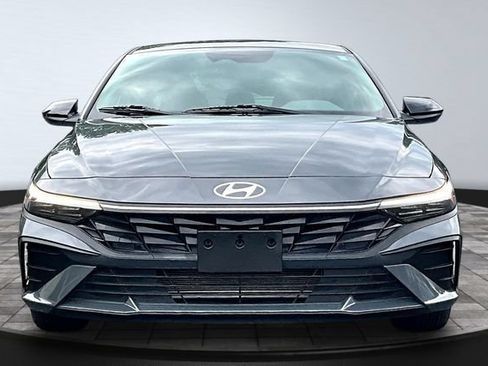 Used 2026 Hyundai Elantra Sport FWD image 2