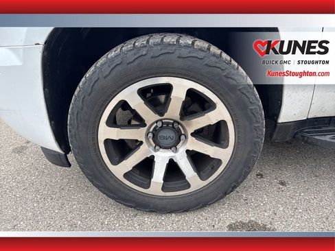 Used 2012 Chevrolet Suburban LT w/ Luxury Package image 15