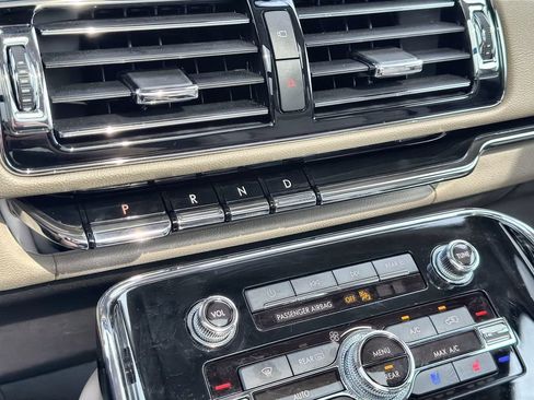 Used 2024 Lincoln Navigator Reserve AWD/4WD image 23