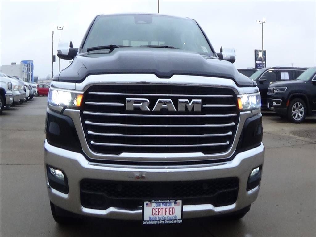 Used 2025 RAM 1500 Laramie AWD/4WD image 3