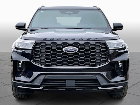 Used 2025 Ford Explorer ST-Line w/ Premium Package image 3