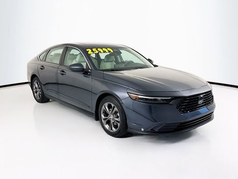 Used 2023 Honda Accord EX image 3